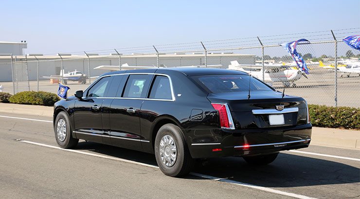 Choose the best airport limo services